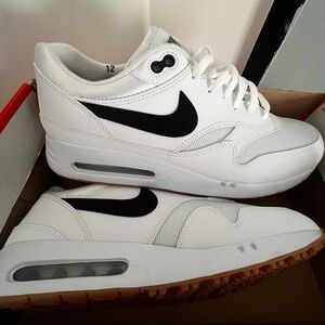 White and Black new Nike Airmax Sneakers (Golf)